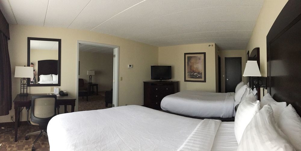 Holiday Inn And Suites Charleston West, An Ihg Hotel Buitenkant foto